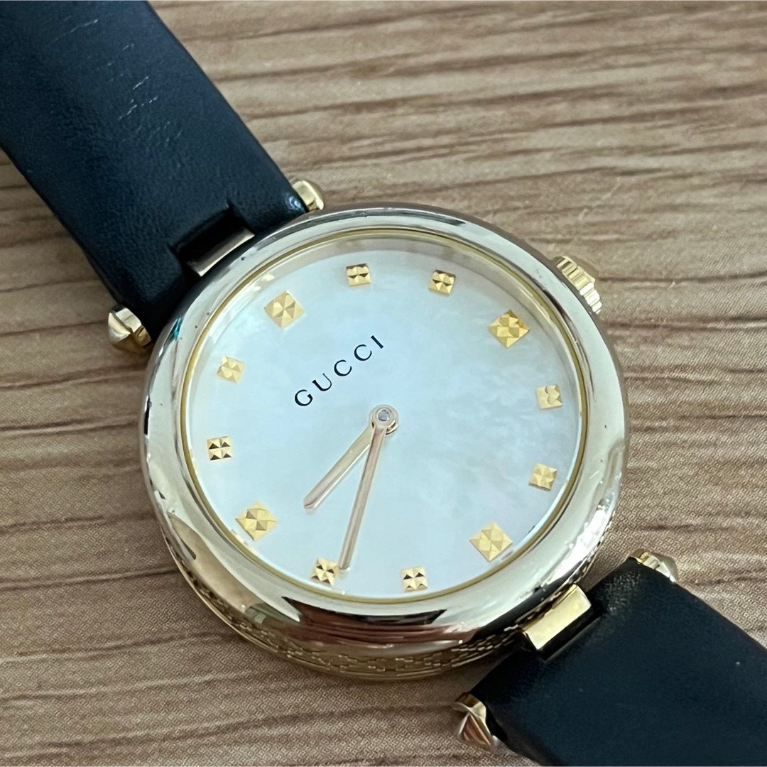 Gucci Diamantissima Mother of Pearl Dial Black Leather Strap Watch for Women - YA141404