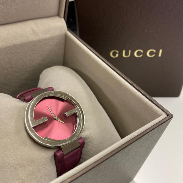 Gucci Interlocking G Quartz Red Dial Red Leather Strap Watch For Women - YA133321