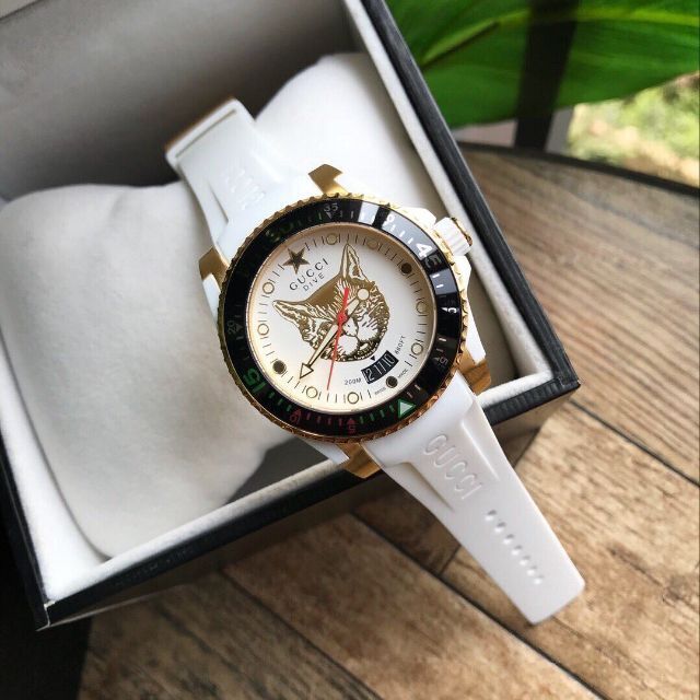 Gucci Dive Quartz White Dial White Rubber Strap Unisex Watch - YA136322