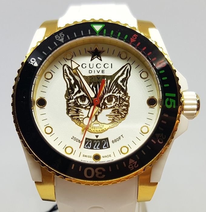 Gucci Dive Quartz White Dial White Rubber Strap Unisex Watch - YA136322