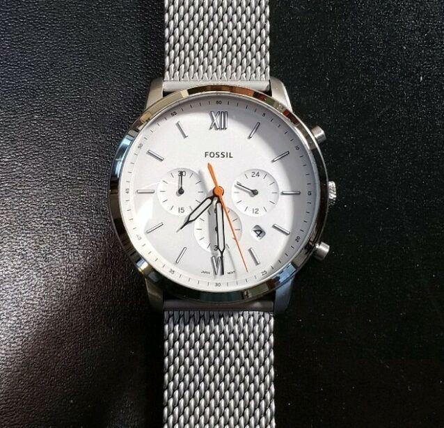 Fossil Neutra Chronograph White Dial Silver Mesh Bracelet Watch for Men - FS5382