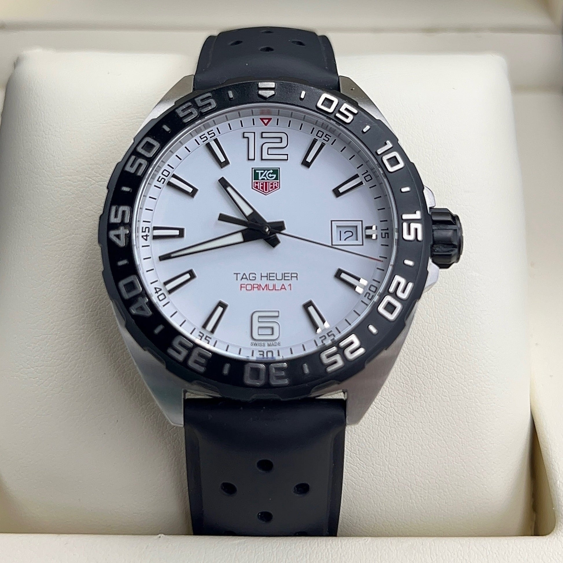 Tag Heuer Formula 1 Quartz White Dial Black Rubber Strap Watch for Men -  WAZ1111.FT8023