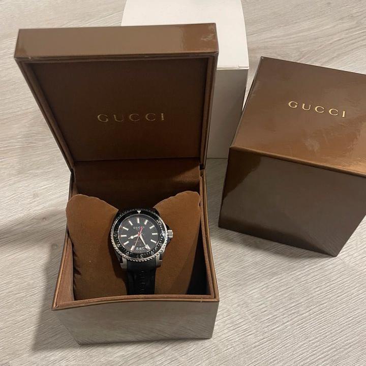 Gucci Dive Quartz Black Dial Black Rubber Strap Watch For Men - YA136303