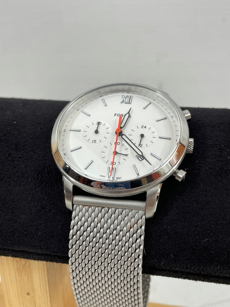 Fossil Neutra Chronograph White Dial Silver Mesh Bracelet Watch for Men - FS5382