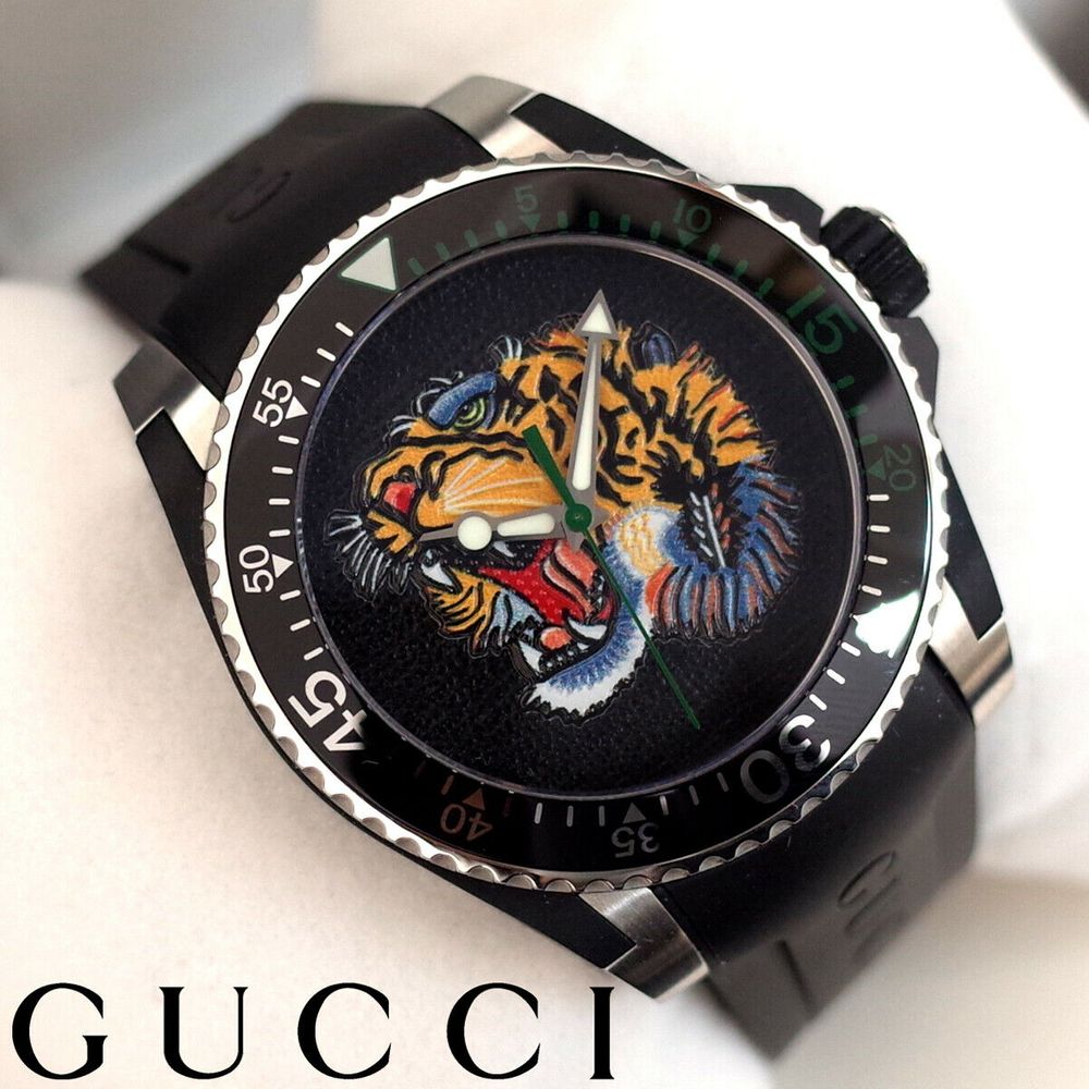 Gucci Dive Embroidered Tiger Motif Black Dial Black Rubber Strap Watch For Men - YA136318