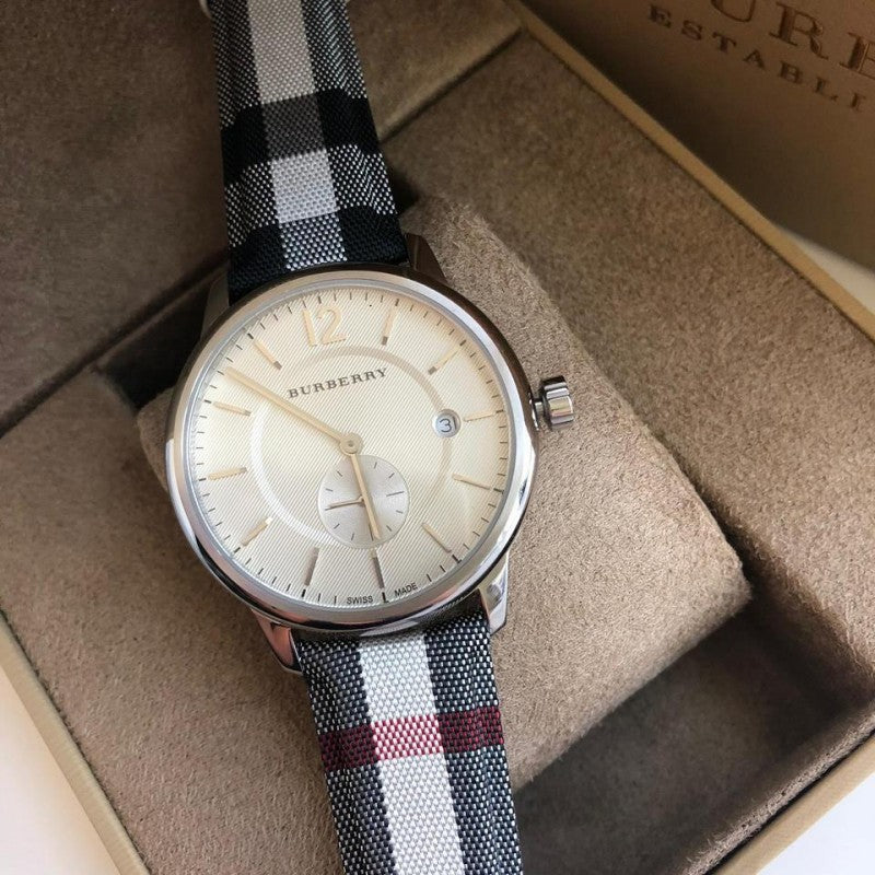 Burberry The Classic Silver Dial Horseferry Black Leather Strap Watch for Men - BU10002