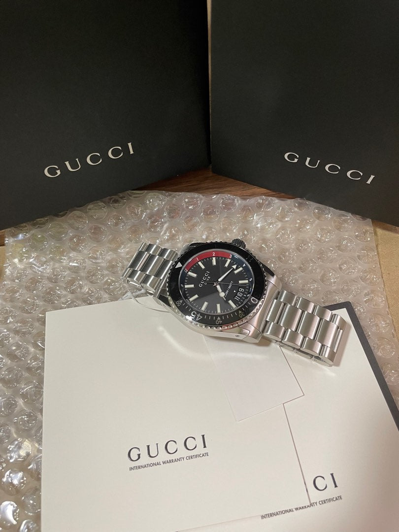 Gucci Dive Quartz Black Dial Silver Steel Strap Watch For Men - YA136212