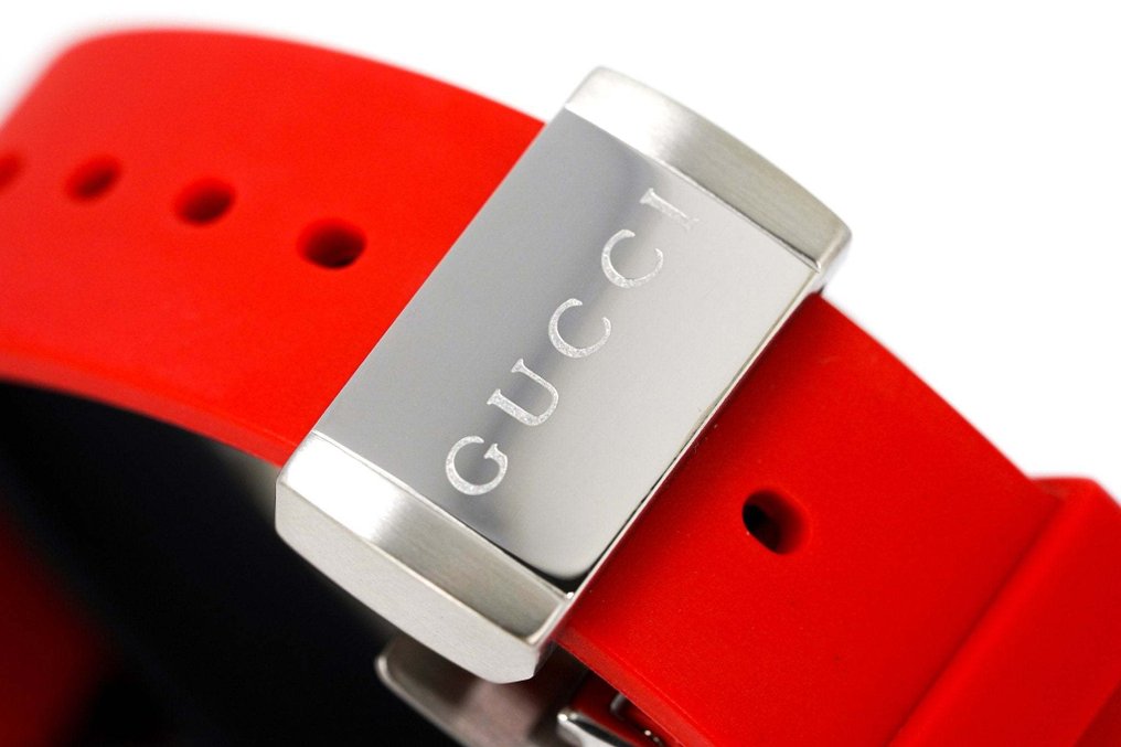 Gucci Dive Red Dial Red Emroidered Tiger Rubber Watch For Men - YA136315