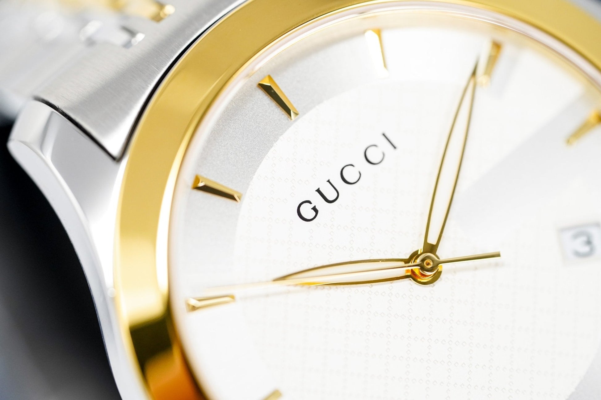 Gucci G Timeless Quartz Silver Dial Two Tone Mesh Bracelet Watch For Men - YA126409