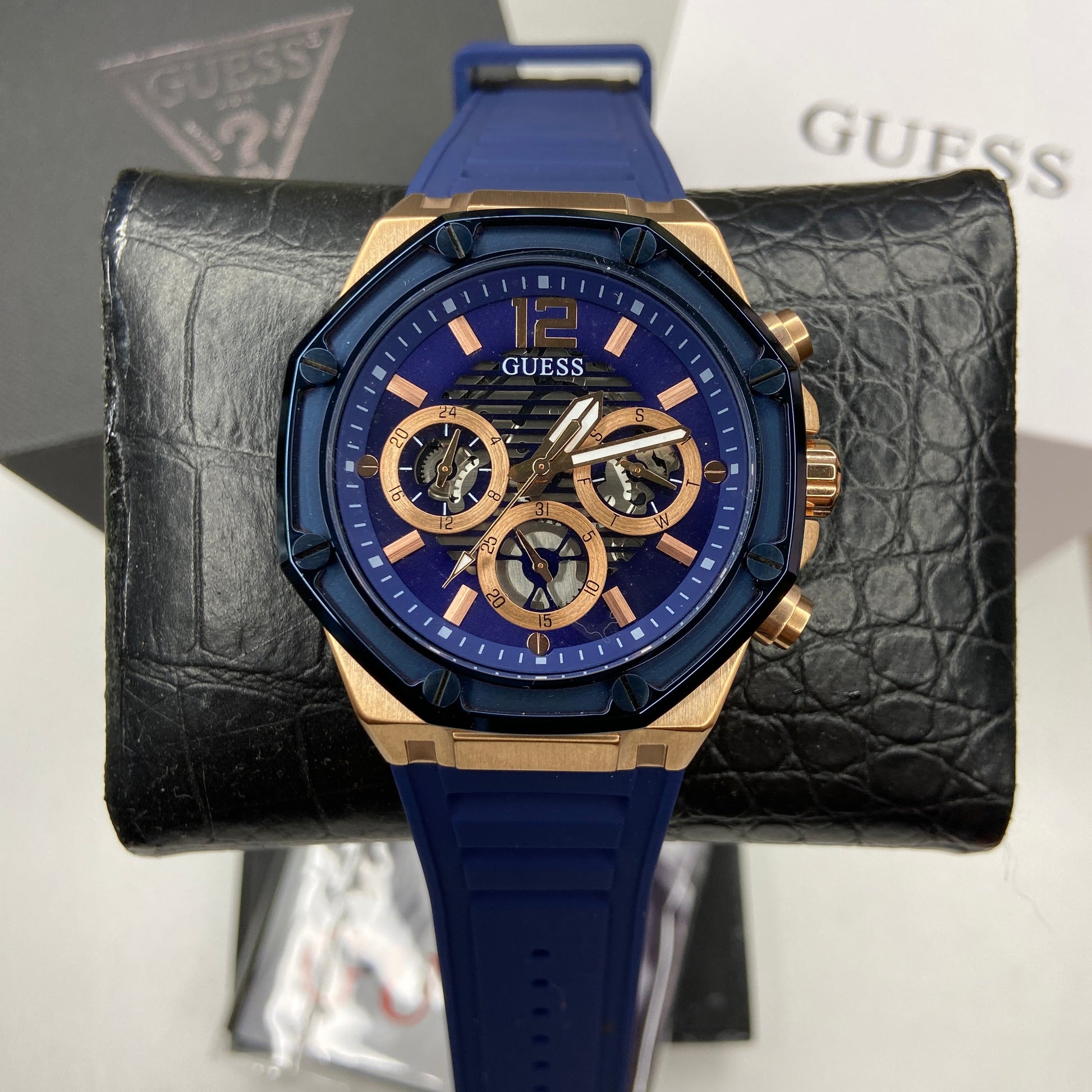 Guess Momentum Chronograph Blue Dial Blue Rubber Strap Watch for Men - GW0263G2