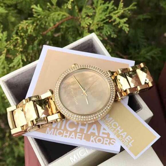 Michael Kors Parker Gold Mother of Pearl Dial Gold Steel Strap Watch for Women - MK6425