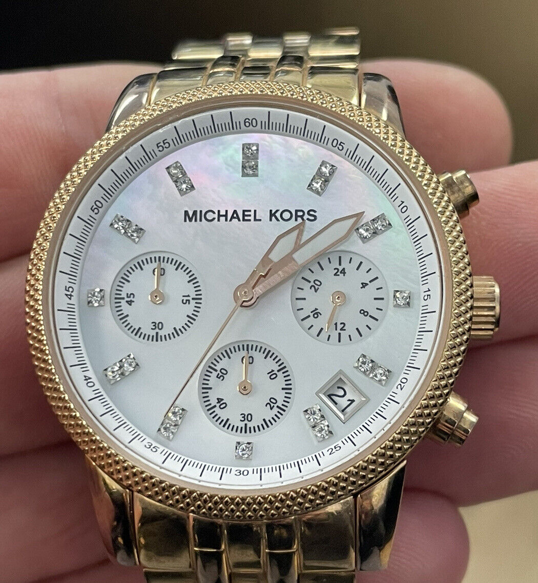 Michael Kors Damen White Dial Rose Gold Steel Strap Watch for Women - MK5026