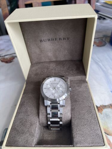 Burberry The City White Dial Silver Steel Strap Watch for Men - BU9750