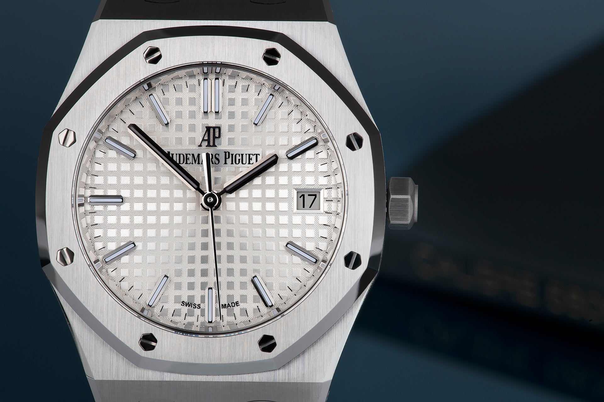 Audemars Piguet Royal Oak Automatic White Dial Silver Steel Strap Watch for Women - 77350ST.OO.1261ST.01